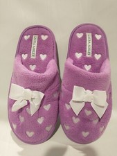 Laura Ashley Size 6.5-75. Memory Foam Purple Hearts Plush Lining Womens Slippers