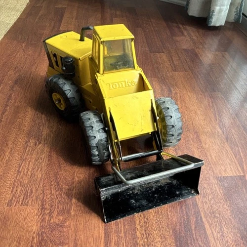 Tonka Pressed Steel Yellow Black Loader Construction Vehicle Diecast Toy