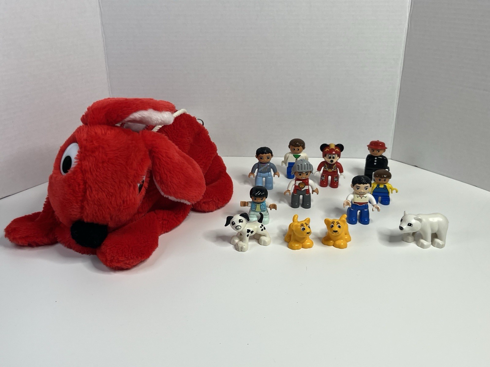 Vintage 1984 LEGO DUPLO Plush Bunny Zip Bag Purse w/KEYCHAIN Red W/ Figures