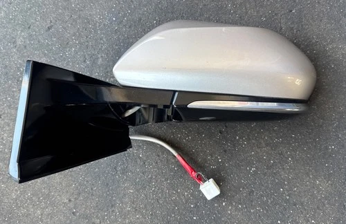 2016 2022 TOYOTA PRIUS LEFT SIDE DOOR MIRROR SILVER 5 WIRE OEM