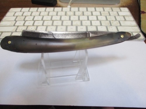 THOMAS TURNER SHEFFIELD STRAIGHT RAZOR 11/16" SMILE BLADE, BONE SCALES