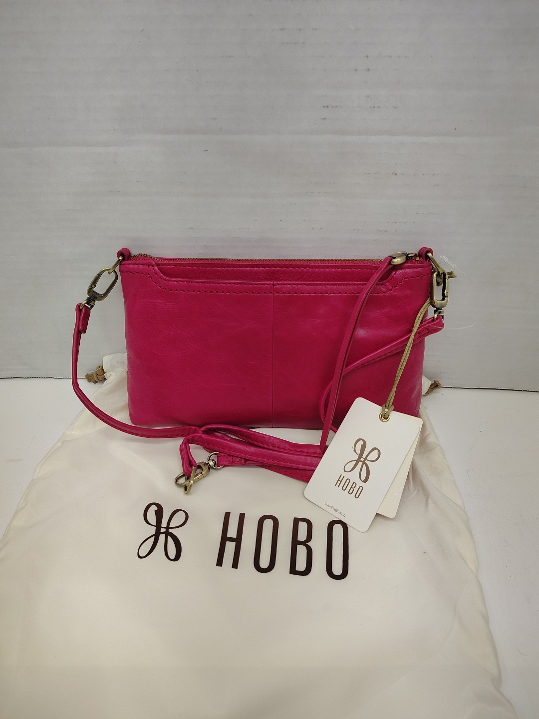 HOBO  Darcy Leather Convertible 3-in-1 Crossbody Wristlet Bag Fuchsia