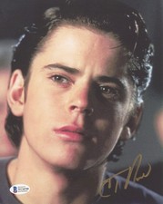 C. Thomas Howell "The Outsiders" AUTOGRAPH Signed 'Ponyboy' 8x10 Photo E Beckett