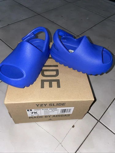 ADIDAS Azure Yeezy Slide 7k