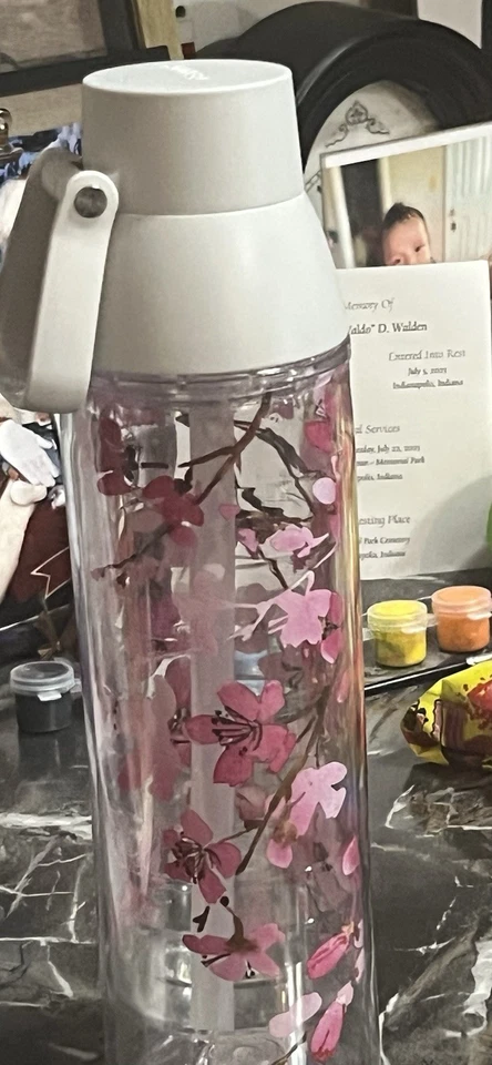 Tervis Japanese Cherry Blossom Venture Lite Insulated Water Bottle - Image 3 of 4