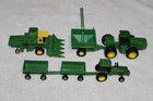 1/64 JD 8870 4WD,95 4 ROW COMBINE,500 GRAIN CART,50 SERIES TRACTOR & 2 WAGONS — photo 5