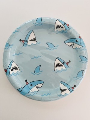 NEW Spritz Jawsome 10 Count Shark Paper Dinner Party Plates