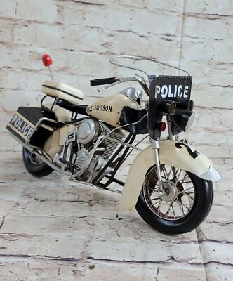 CALIFORNIA HIGHWAY PATROL CHP POLICE MOTORCYCLE 1/10 Classic CALIFORNIA HIGHWAY PATROL CHP POLICE MOTORCYCLE 1/10 Classic