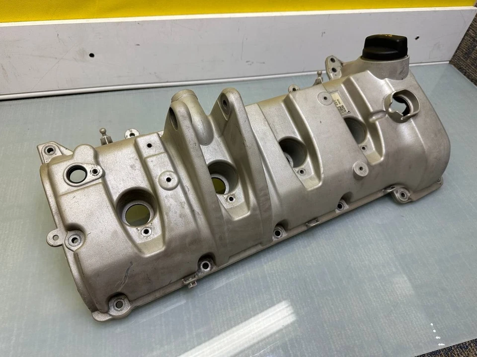 2012-2014 PPORSCHE CAYENNE 4,8 Л ПРАВЫЙ ЦИЛИНДР КРЫШКА КЛАПАНА 94810513521 OEM - Изображение 2 из 4