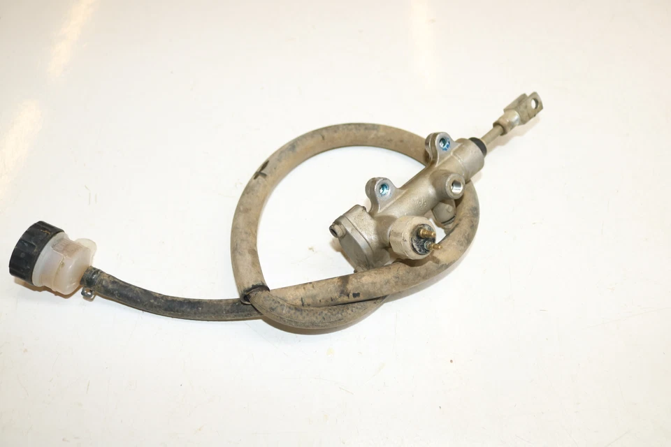 Can-am Outlander 650 2007 4x4 Xt cilindro maestro de freno trasero con depósito Foto 4 de 4