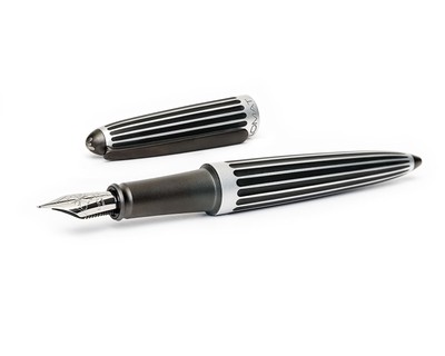 Diplomat Füllhalter Aero Stripes Black, Füller mit Edelstahlfeder M