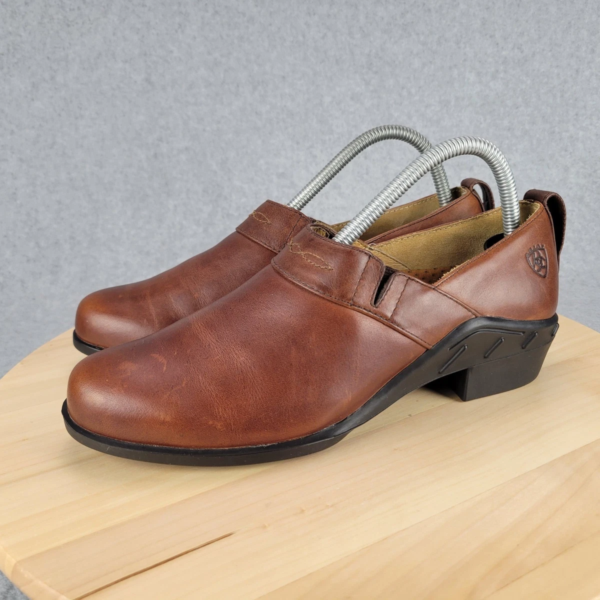 Ariat Leather Upper Brown Comfort Shoes for Women for sale  display picture 1