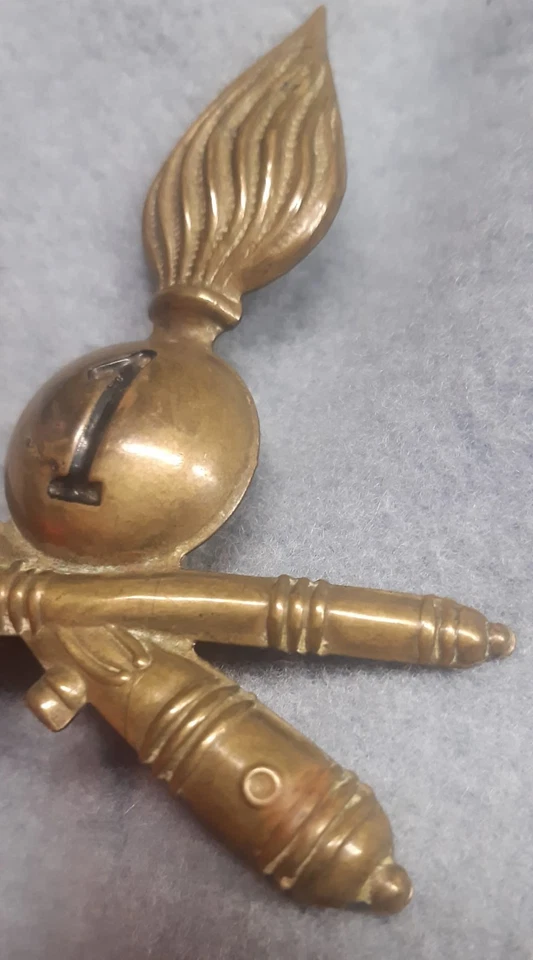 FREGIO PER CASCO COLONIALE 1° REGGIMENTO ARTIGLIERIA WW2 REGIO ESERCITO - Immagine 4 di 4