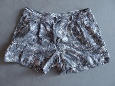 H&M Shorts grau weiß gemustert  Größe 40 Tencel