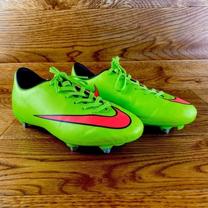 boys pink football boots