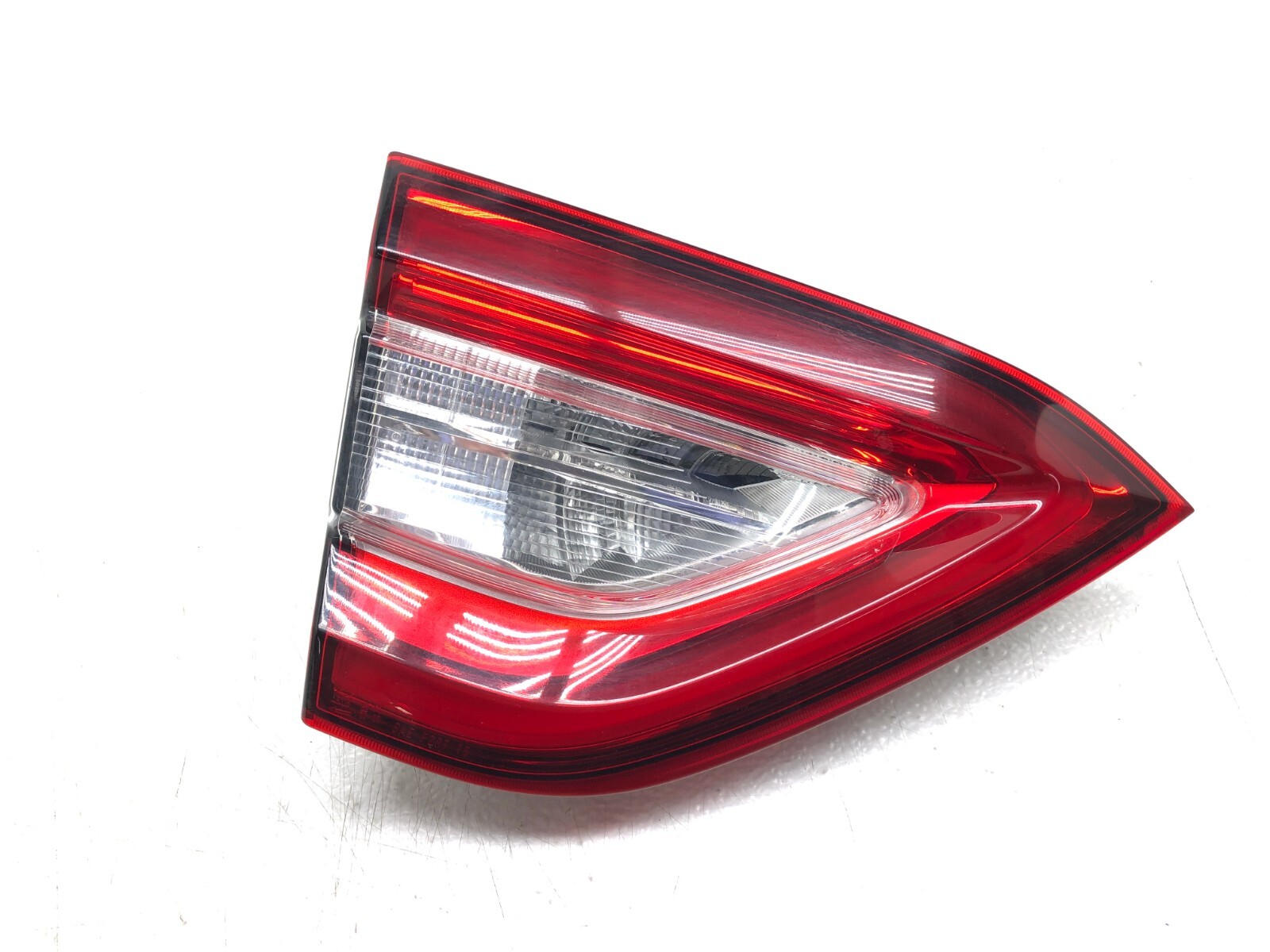 2017-2020 MASERATI LEVANTE LEFT DRIVER REAR TAILGATE INNER TAILLIGHT LAMP OEM