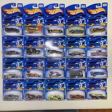 Hot Wheels 2001 - Lot 16 with 20 cars