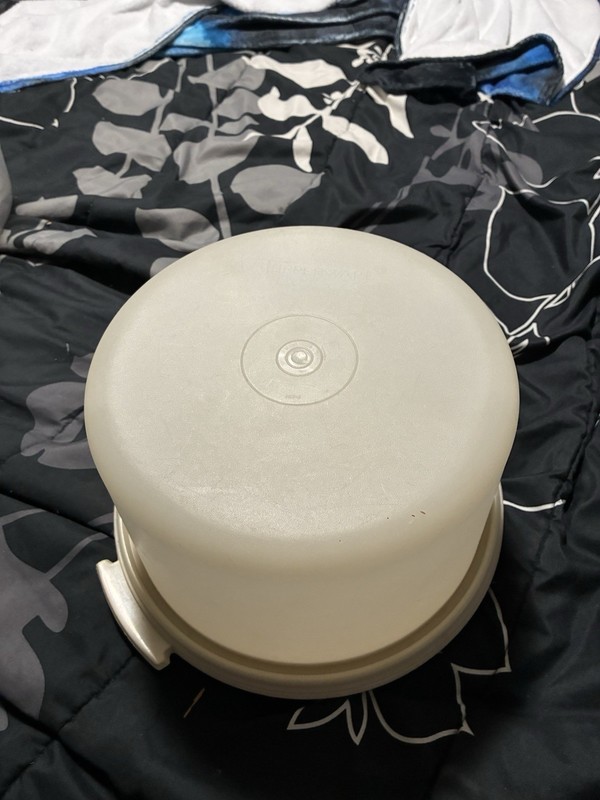 Vintage Tupperware Cake Carrier Container