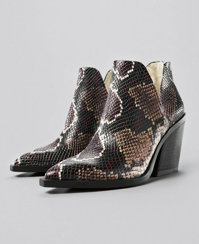 $149 Vince Camuto Gigietta Snakeskin 