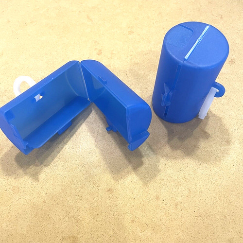 Dog Poop Waste Bag Dispenser EZ Pet Holder Plastic Leash Clip Blue Set of 2 NWOT