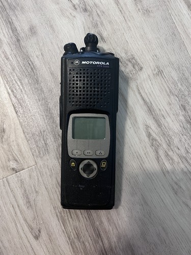 Motorola XTS5000 II 700/800 Mhz Two Way Hand Held Portable Radio H18UCF9PW6AN
