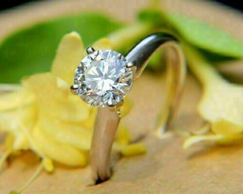 Anello di fidanzamento solitario 1,50 ct taglio tondo moissanite oro bianco... - Foto 1 di 4