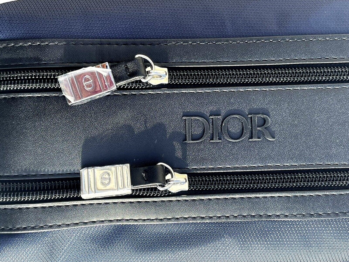 dior zipper pouch