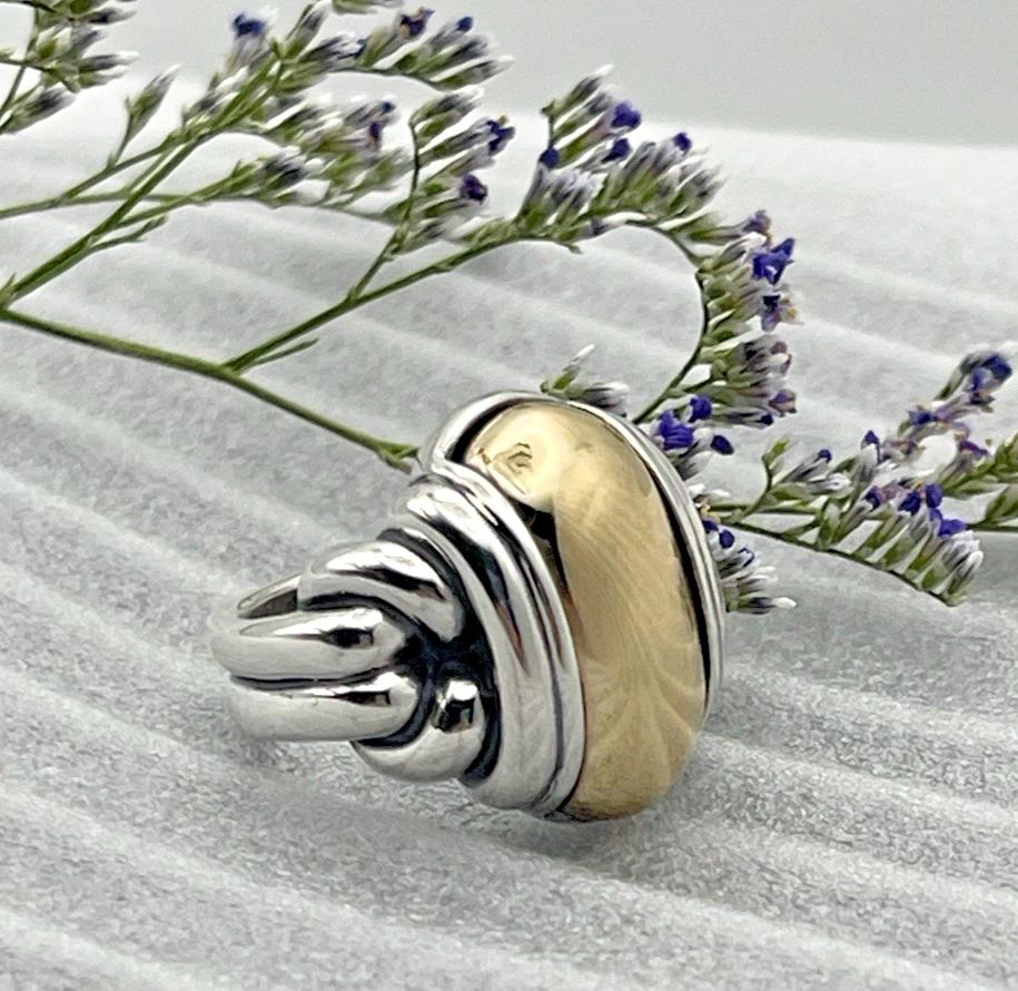Anillo domo anudado de dos tonos James Avery retirado talla 5