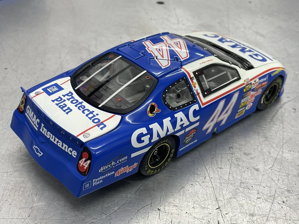 Terry Labonte #44 GMAC Piedmont Throwback 2005 Hendrick 1/24 NASCAR DieCast - Image 4 of 4