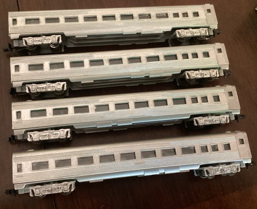 4 Minitrix Trix N Scale UNDECORATED Streamline Corrugated End Passenger Coaches