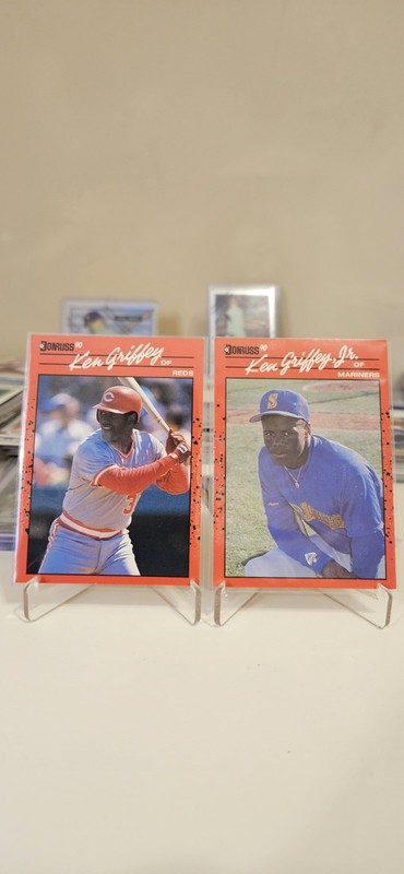 Donruss 1990 Ken Griffey & Ken Griffey Jr  2 Lot Error cards. missing dot- "inc"