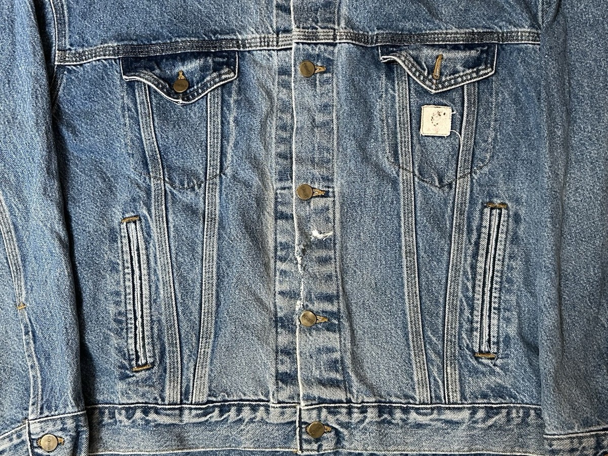 VINTAGE CARHARTT DENIM JACKET J12 DST LIGHT WASH BLUE TRUCKER 90s
