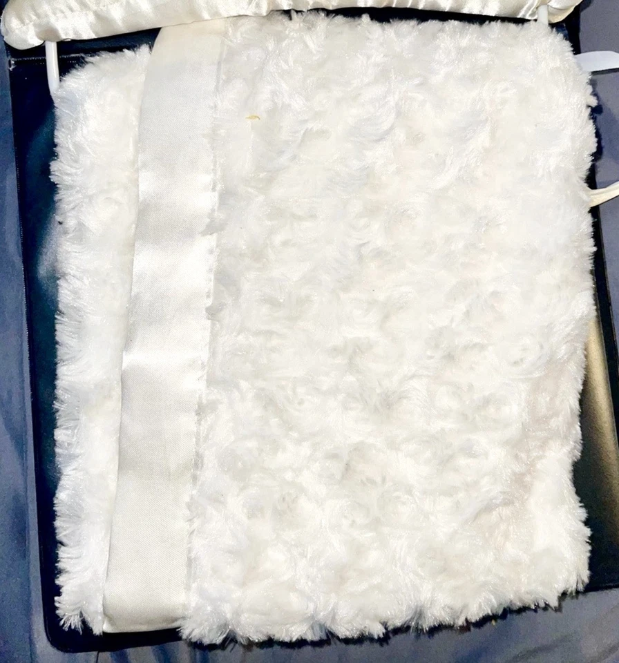 NWT Summersault Soft White Colored Baby Blanket with Satin Edge Security Lovey - Изображение 2 из 4