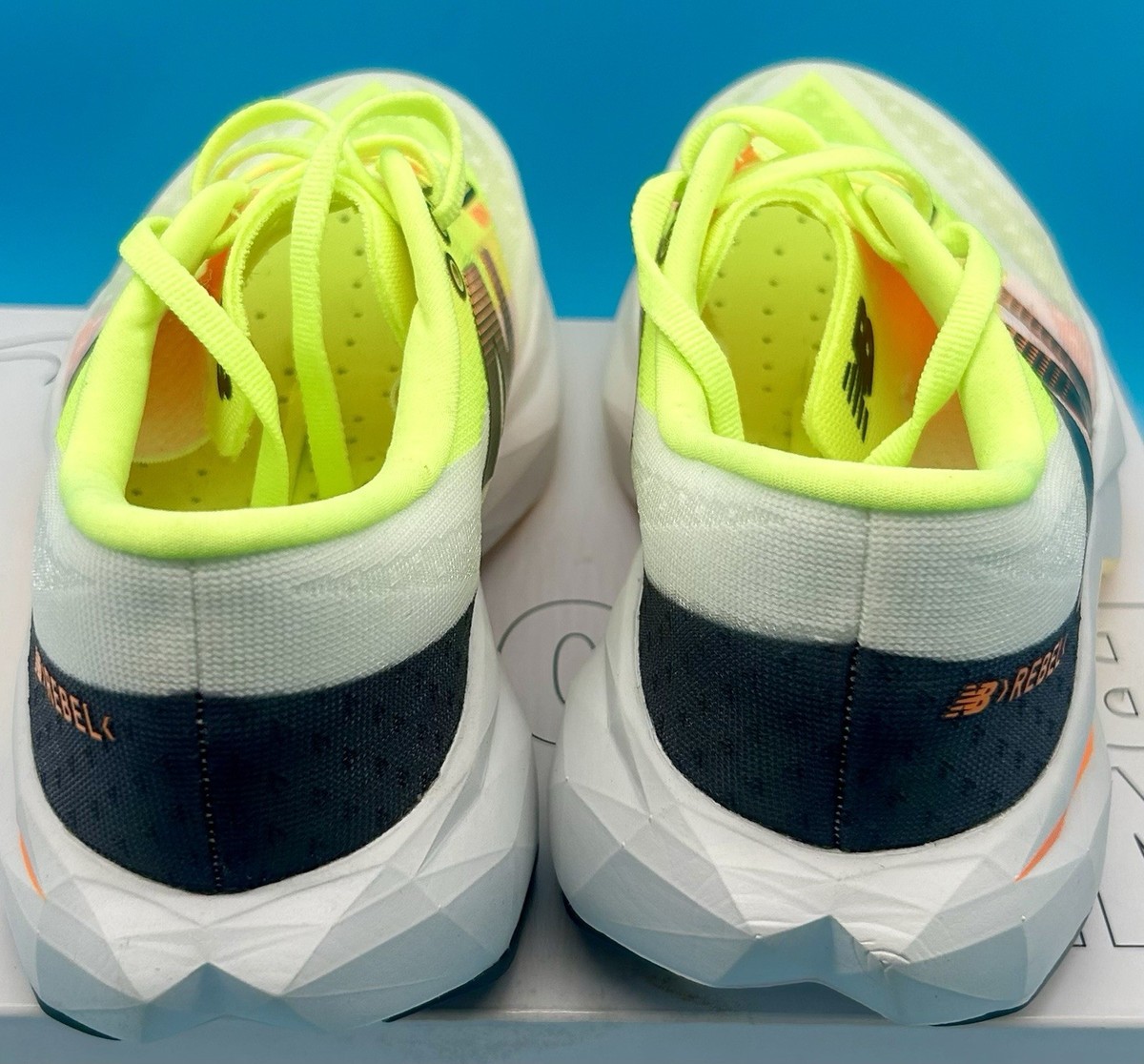 New Balance White Trainer with Lime and Mango Accents NEW BALANCE 327 WS327NC - Shiekh main image 4