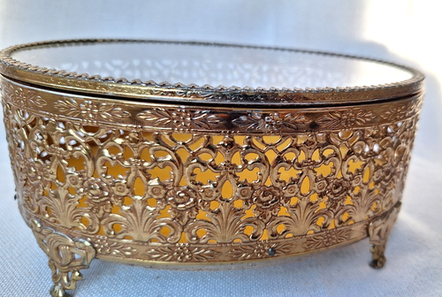 Vtg Footed Gold Filigree Ormolu Trinket Box Large Oval Glass 7" x 5" Regency - Picture 2 of 12