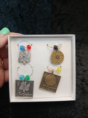 Wine Glass Charms Set Of 4 In Original Box Clover Pattern