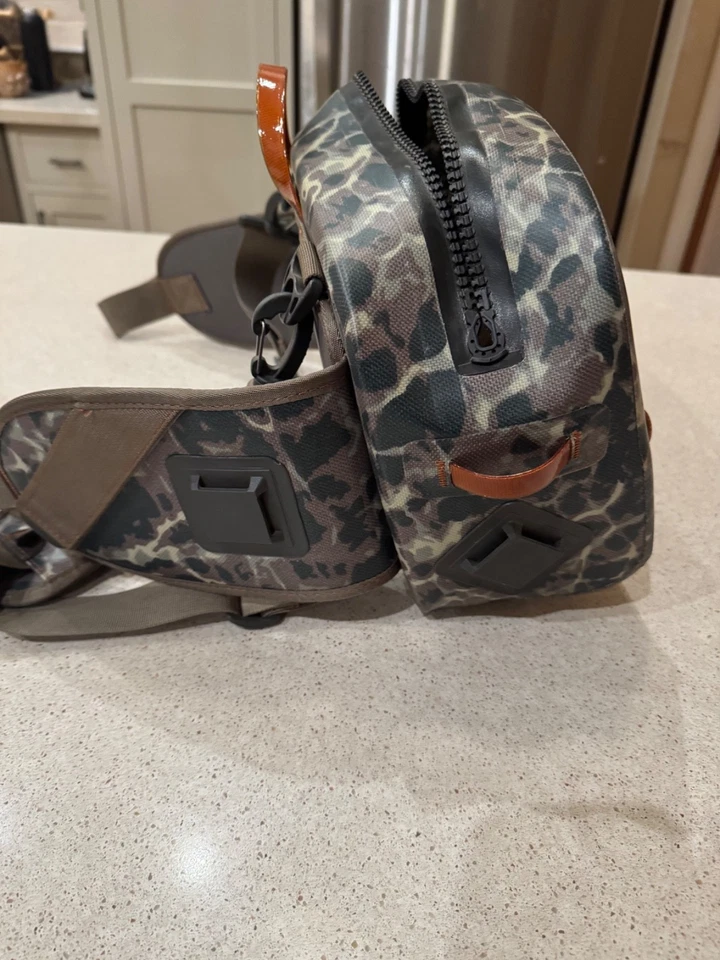 Paquete Lumbar Fishpond Thunderhead con Accesorios Foto 3 de 4