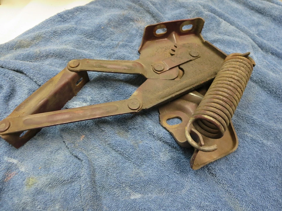 1963 1964 Chrysler 300 New Yorker RIGHT  side hood hinge spring assembly - Image 2 of 4