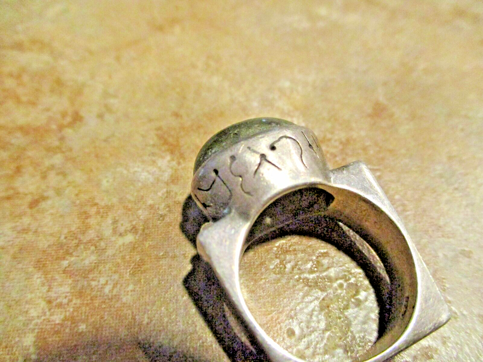 UNUSUAL MODERNIST Sterling Silver BLUE / GREEN Abalone Shell Ring Size ...
