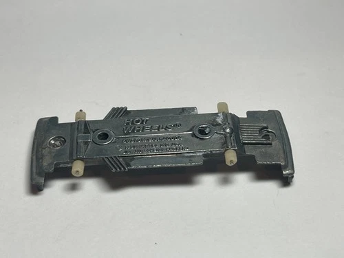 Hot Wheels Redline Original Part 1968 - Custom Barracuda - Base - #6211