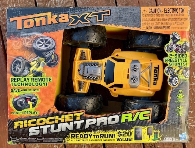 Hasbro Tonka XT Ricochet Stunt Pro R/C 2 Sided 2011 Ready to Run