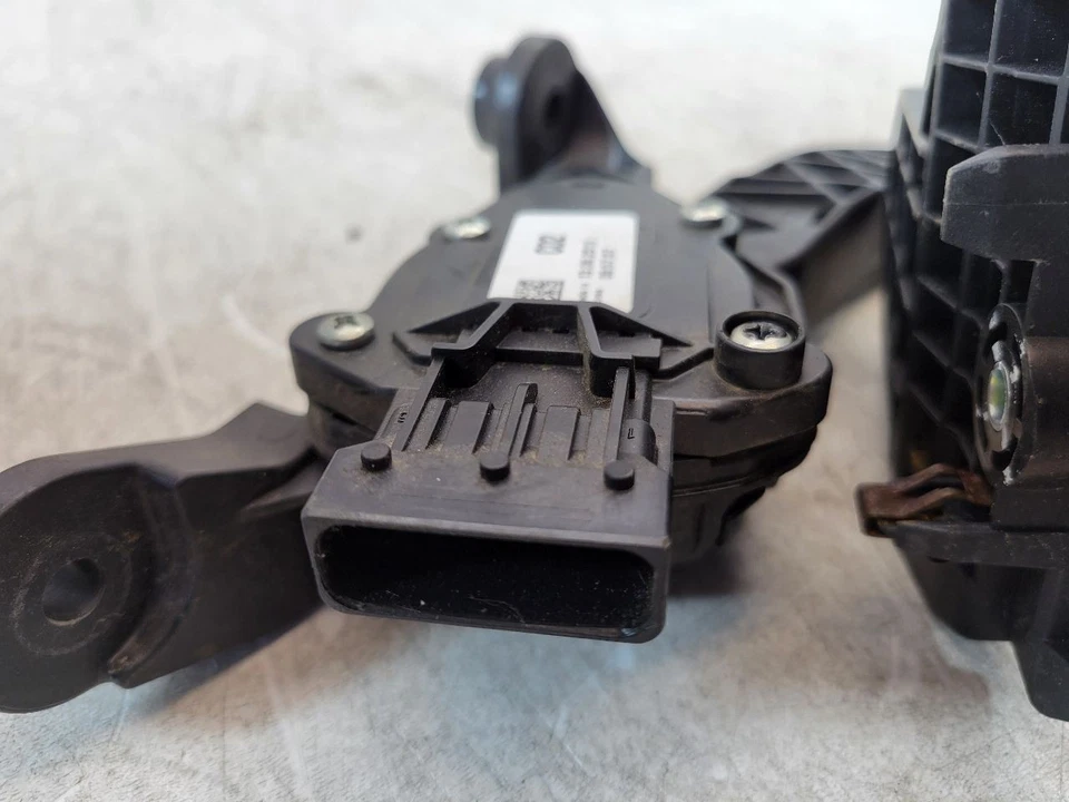 2012 2013 2014 2015 2016 2017 HYUNDAI VELOSTER GAS PEDAL ACCELERATOR 32700-2V110 - Image 3 of 4