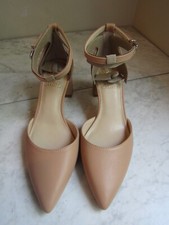 NIB Vince Camuto Hendriy Sandstone Baby Sheep Ankle Strap Heels Women's 6 M