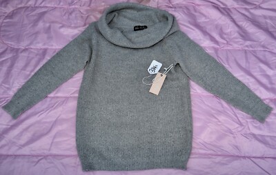 URBAN HERITAGE PULL OVER SWEATER - SIZE - M-. TAG NO. 384i