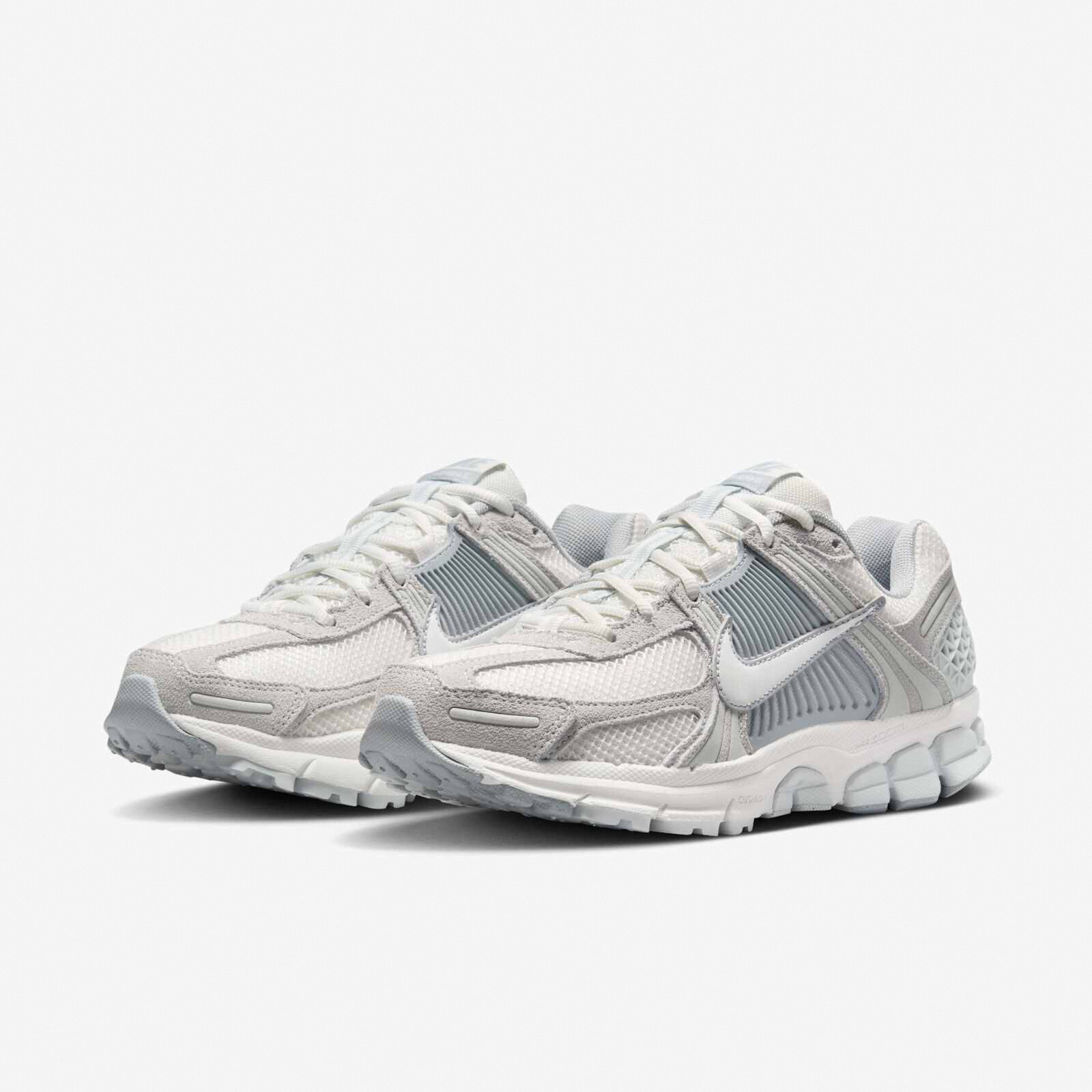 Женская повседневная обувь Nike Wmns Air Zoom Vomero 5 Pure Platinum, кроссовки HQ0458-001
