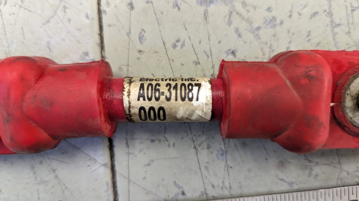 A06-31087-000 Positive Freightliner Sterling Overmolded 4 Battery 