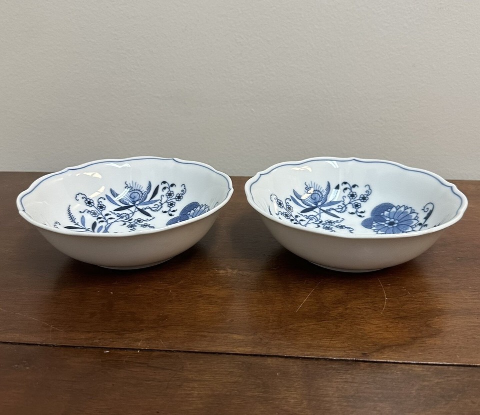 Vintage BLUE DANUBE Blue Onion Lot of 2 6" Cereal Bowls Made in Japan