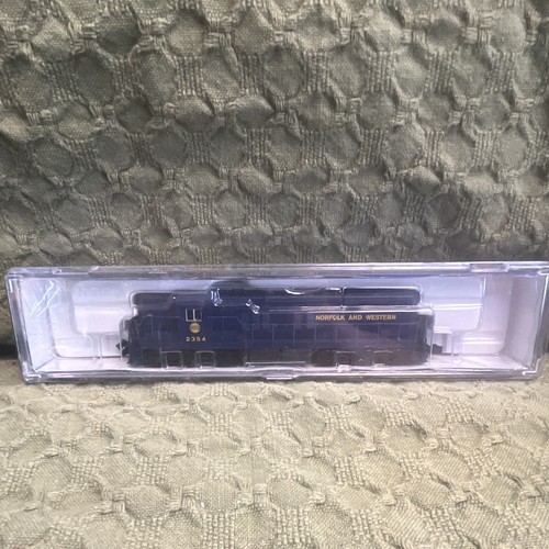 Locomotora diésel realista escala N SD7 Norfolk and Western #2354 MPN 7784 | Condition: New