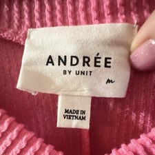 Andree By Unit Pink Knit V-Neck Short Sleeve Blouse with Pocket Size M