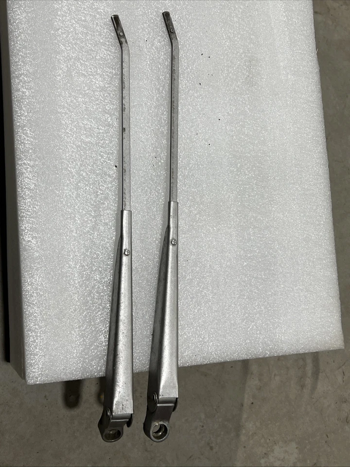 Brazos limpiaparabrisas OEM Datsun 620 1972,5-79 camioneta pickup Foto 4 de 4